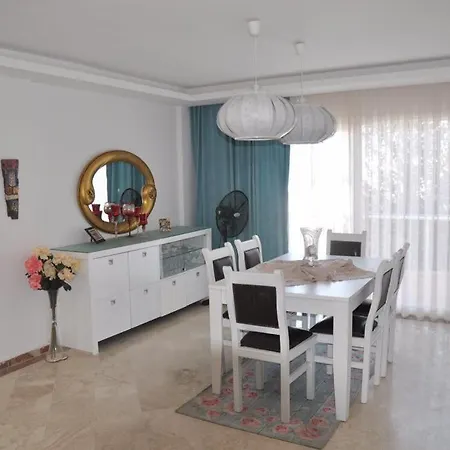 Nur Villa Guest house Torba